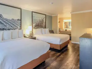 The Orchard Hotel Ukiah Wine Country Free Breakfast, Pool, & Hot Tub