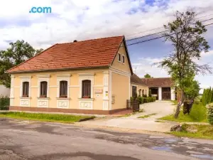 Kapolna Vendeghaz