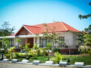 Sky Palace Hotel & Cafe Flight