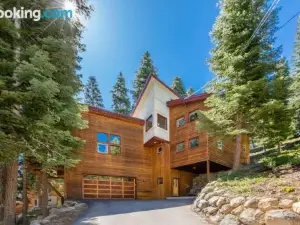 Tahoe Donner Luxury 4Br, Hot Tub 3100 Sqft