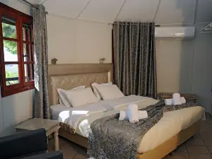 Chrissa Camping Rooms & Bungalows