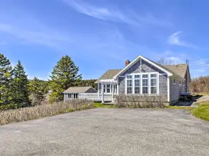 Charming Ocean-View Cottage by Cutler Harbor