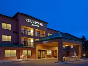 Courtyard Boulder Broomfield