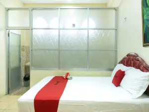 เรดดอร์ซใกล้สนามบินเอช ฮาซัน อาโรโบเอสมัน