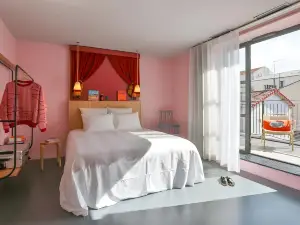 Mob Hotel Paris les Puces