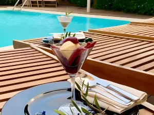 Mistral2 Hotel