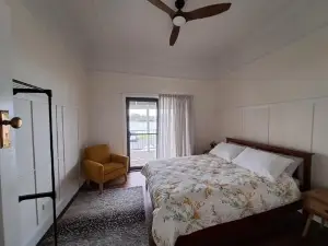 Athol's Place