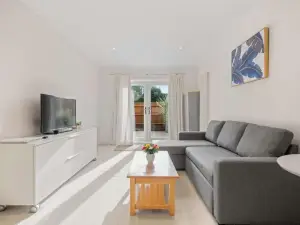 Flat 1, Gallery Court