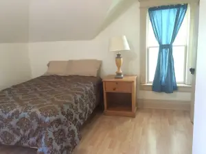 PET FRIENDLY Ranch Living w/ beautiful vistas near local attractions/festivities