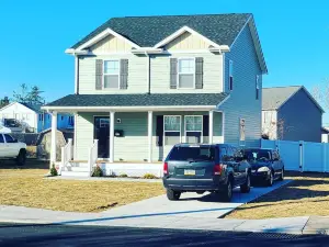 Get away in New home away from home Near the beach!