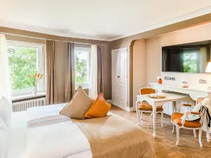 Schlosshotel Steinburg