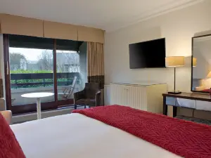 Dancenter Boutique Luxury Gatwick Airport