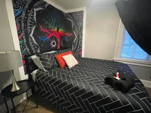 Games House | Pet-Friendly | Near Downtown & Zoo
