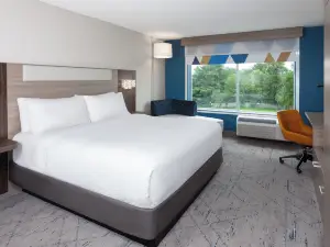 Holiday Inn Express & Suites Reedsburg – Dells Area