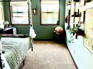 Charming 3-bedroom house with AC and WiFi in Cochrane