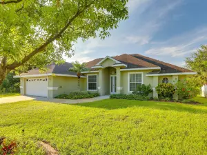 Waterfront Lake Placid Home w/ Yard & Boat Launch!