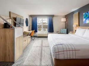 La Quinta Inn & Suites by Wyndham Lexington Park - Patuxent