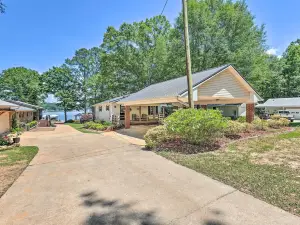 The Lake Escape: Boat Dock, Fire Pit, Kayak!