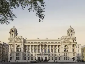 ราฟเฟิลส์ ลอนดอน ที่ The OWO