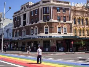 Bright Central Darlinghurst