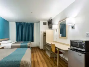 Motel 6 Roswell, NM