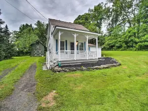 Cozy Milford Cottage on Half Acre w Deck & Grill