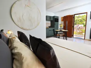 Small Stone House in a Quiet Place Island Solta