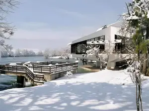 Hotel Ada