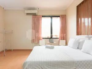 SR Residence Near Mall Ciputra Cibubur Mitra RedDoorz