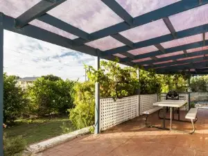Moore Views - Stunning River Views