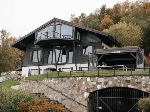 Large and lovely villa in Harstad Sentrum with sauna, hot tub and car rental