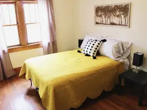 “The Bev” Townhouse in McCook