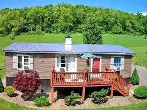 Paddlington Bear Cottage---Access to Water, Sunsets and Hot Tub!