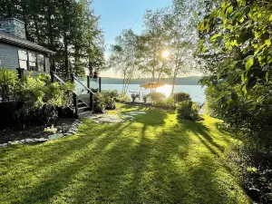 Enjoy a Maine lake PRIVATE Waterfront Rustic Luxury