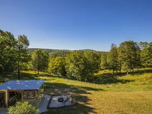 Timber Lodge - 4 Bedroom Log Cabin retreat near the Buffalo River