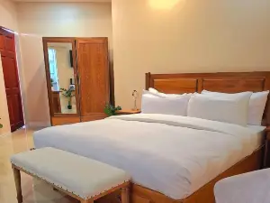 ESCARLET HOTEL