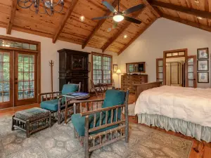 Serene Retreat - Porch relaxation, Big Canoe WiFi