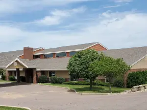 AmericInn by Wyndham Madison SD
