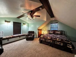 Corina's Grace Way Lodge