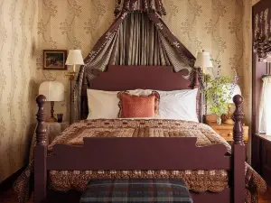 Six Bells Countryside Inn