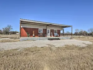 Boyd Countryside Cabin w/ Patio & Farm Views