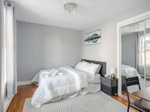 Modern 3-bedroom apartment with spa & jacuzzi, free parking & beautiful view