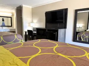 Super 8 by Wyndham Picayune