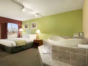 Travelodge by Wyndham Sturgis