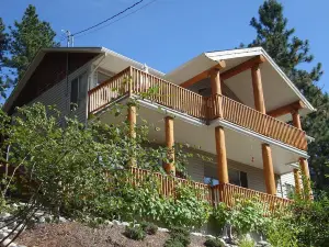 PineWood Guesthouse