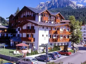 โรงแรม อิโซลาบีลลา เวลเนส