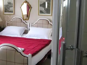 Holly Tree B&B