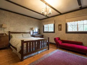 Walhalla Coach House
