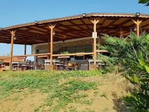 Saros Hotel