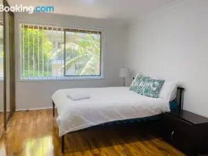 Quiet Family Townhouse in Wollongong CBD